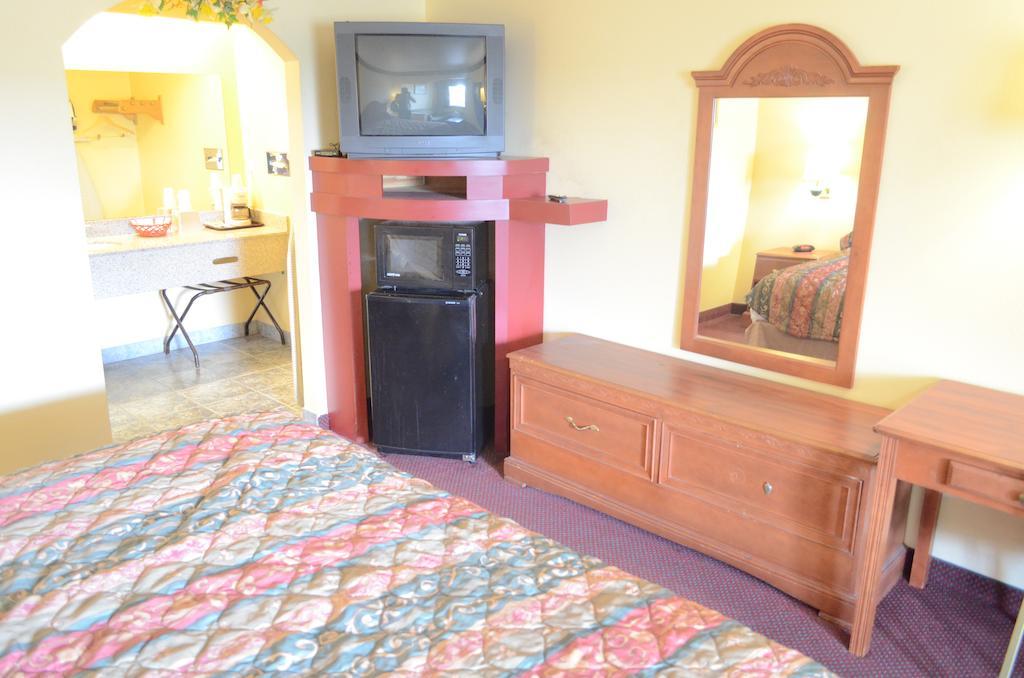 America'S Best Value Inn & Suites - Rosenberg/Houston エクステリア 写真